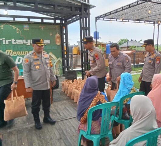 Serap Aspirasi dan Berbagi, Kapolres Serang Temui Emak Emak Warga Tirtayasa