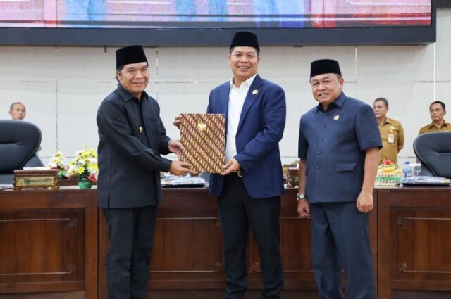 Dua Raperda Usulan DPRD Provinsi Banten, Pj Gubernur Berikan Pandangan