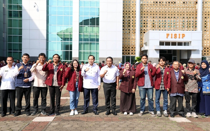 Pj Gubernur Banten Al Muktabar Lepas Peserta KKM Untirta Pj Gubernur Banten Al Muktabar Lepas Peserta KKM Untirta