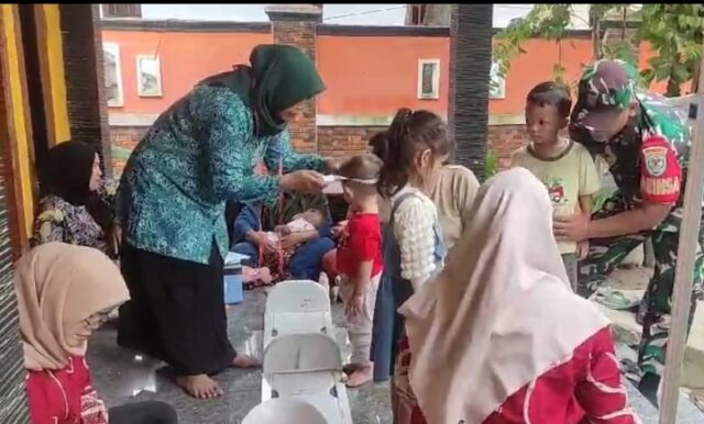 Babinsa Koramil 0602-16 Ciruas dan Bidan Desa Berkolaborasi Untuk Cegah Stunting