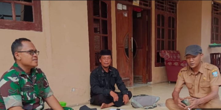 Babinsa Koramil 0602-21/Kopo Gelar Komsos Dengan Tokoh Masyarakat Babinsa Koramil 0602-21/Kopo Gelar Komsos Dengan Tokoh Masyarakat