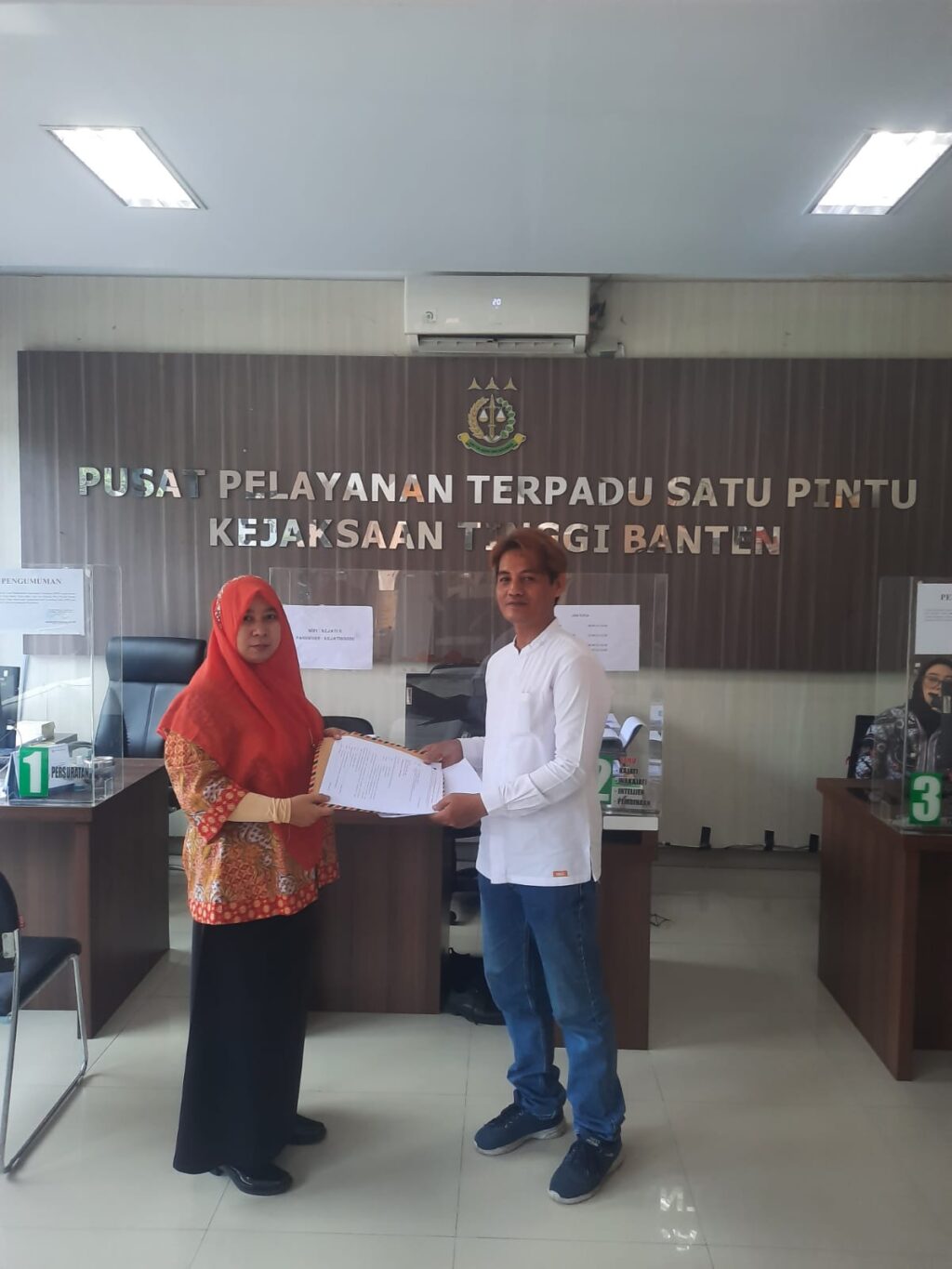 Pj Gubernur Banten Dilaporkan ke Kejati Terkait Dugaan Penyalahgunaan Wewenang Pj Gubernur Banten Dilaporkan ke Kejati Terkait Dugaan Penyalahgunaan Wewenang