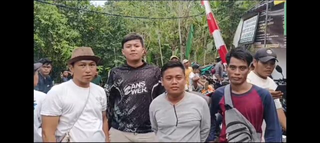 Warga Desa Jayamanik Ancam Blokir Jalan Rusak yang Dibiarkan Bertahun-tahun