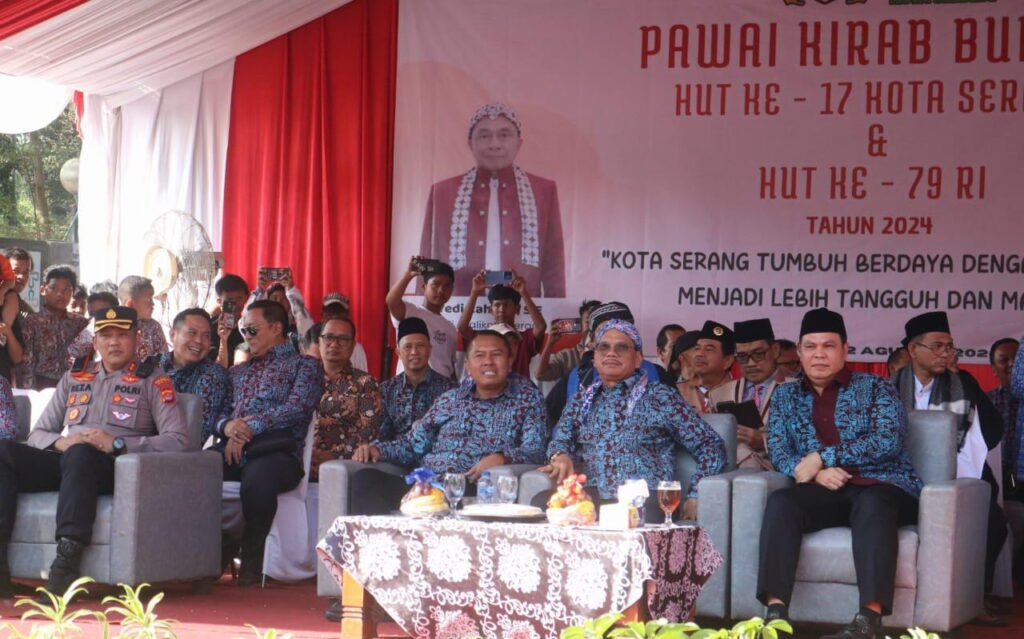Dandim 0602/Serang Hadiri Pawai Kirab Budaya Sambut HUT RI Ke-79 dan HUT Kota Serang Ke-17 Dandim 0602/Serang Hadiri Pawai Kirab Budaya Sambut HUT RI Ke-79 dan HUT Kota Serang Ke-17