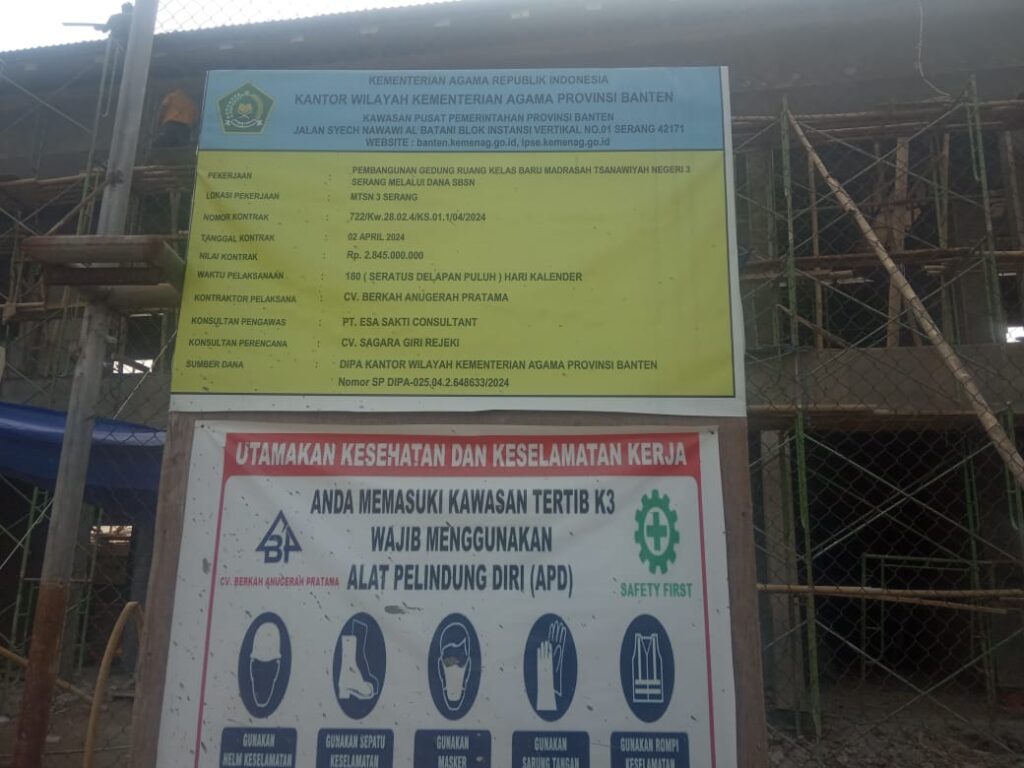 Pembangunan Ruang Kelas Baru MTsN 3 Serang Diduga Abaikan K3, Minim Pengawasan Pembangunan Ruang Kelas Baru MTsN 3 Serang Diduga Abaikan K3, Minim Pengawasan