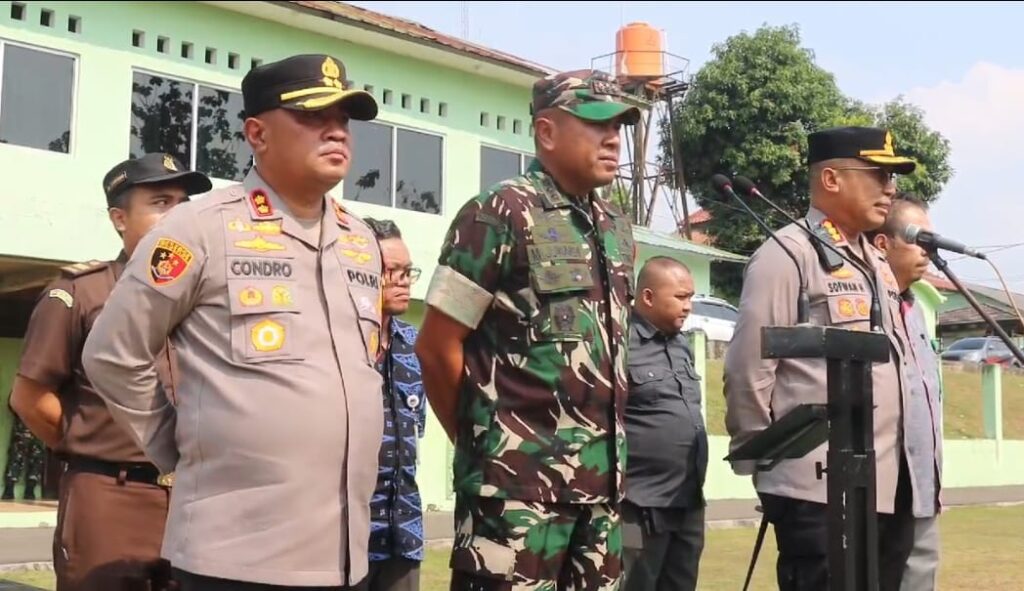 Dandim 0602/Serang : Sinergitas TNI-Polri Siap Mengamankan Pilkada Tahun 2024 Dandim 0602/Serang : Sinergitas TNI-Polri Siap Mengamankan Pilkada Tahun 2024