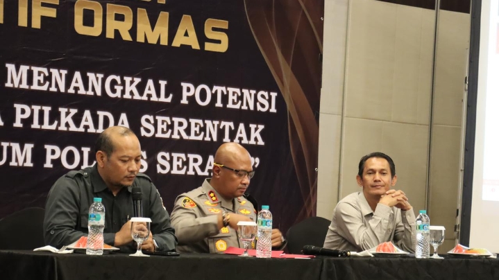 Kapolres Serang Hadiri Sosialisasi Partisipasi Ormas Dalam Pilkada Serentak Kapolres Serang Hadiri Sosialisasi Partisipasi Ormas Dalam Pilkada Serentak