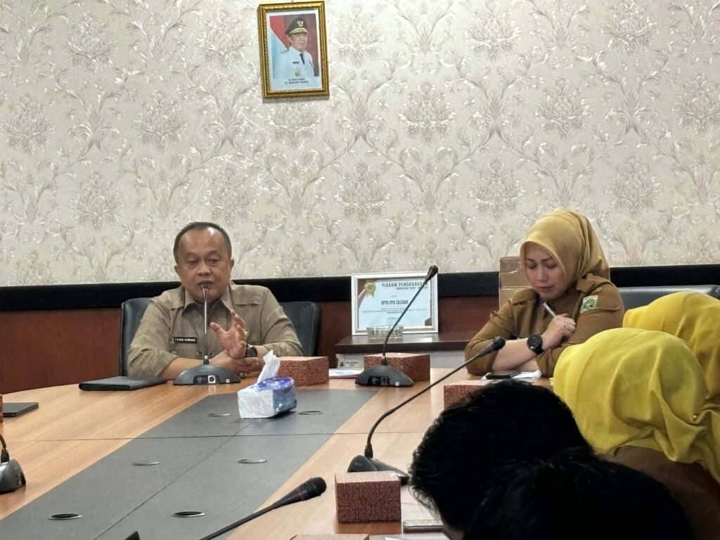 Kepala Bapenda Banten Terus Ajak Warga Taat Bayar Pajak Kepala Bapenda Banten Terus Ajak Warga Taat Bayar Pajak