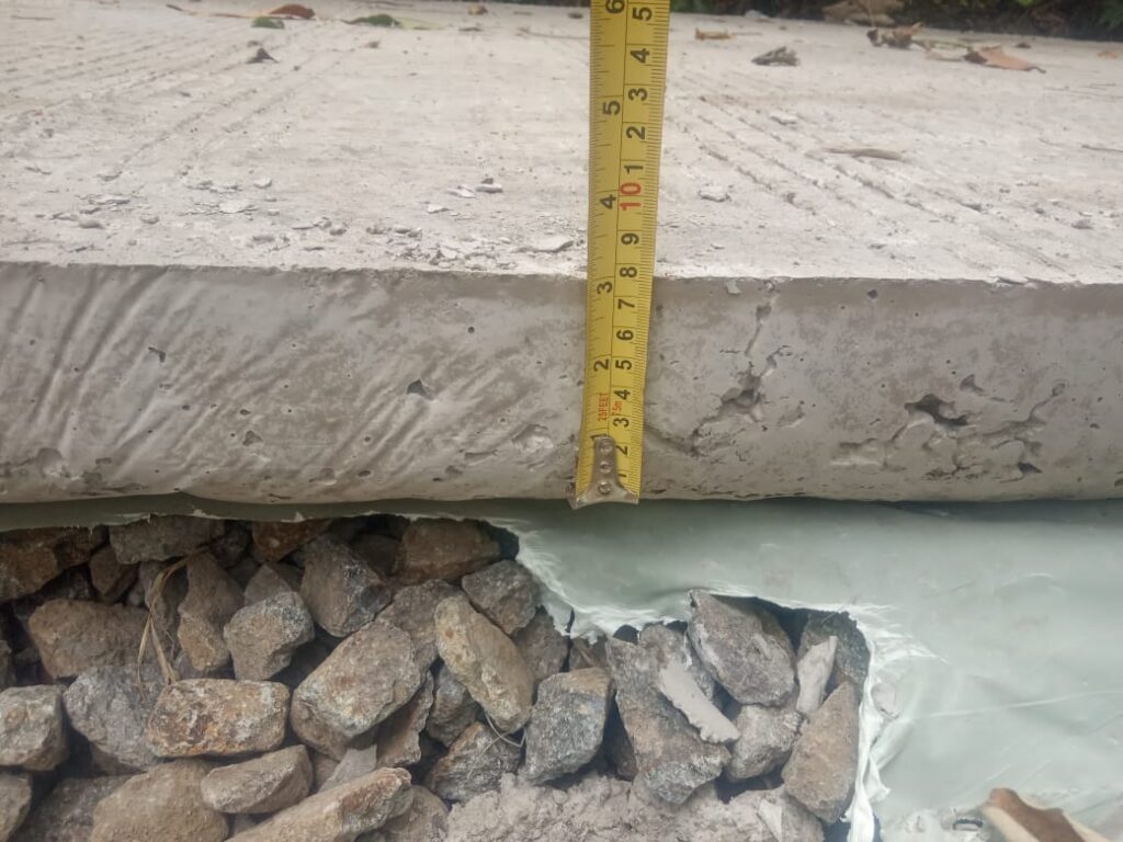 Proyek Rabat Beton di Desa Ciinjuk Diduga Bermasalah: Retak dan Ketebalan Kurang dari Standar Proyek Rabat Beton di Desa Ciinjuk Diduga Bermasalah: Retak dan Ketebalan Kurang dari Standar