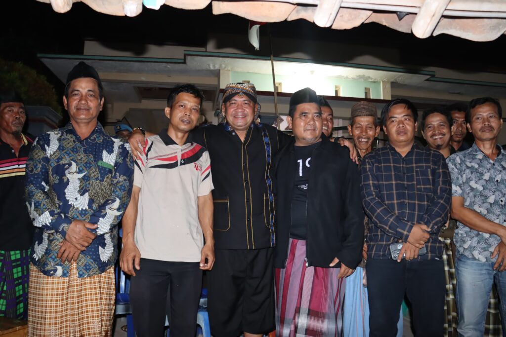 Kapolres Serang Gelar Bansos dan Berikan Pesan Kamtibmas Kepada Warga Desa Jeruk Tipis