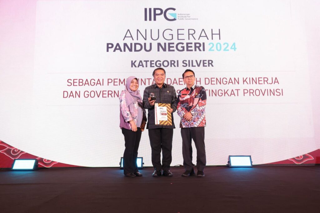 Pemprov Banten Raih Anugerah Pandu Negeri 2024 Pemprov Banten Raih Anugerah Pandu Negeri 2024