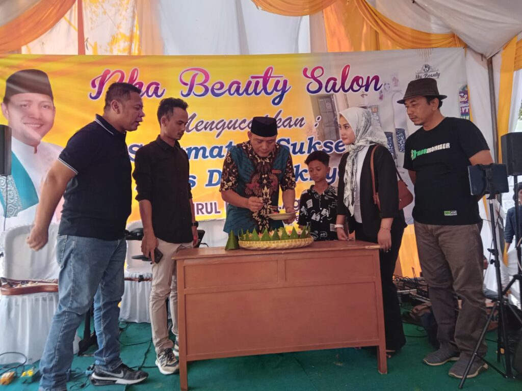 Ketua DPRD Kabupaten Serang Hadiri Grand Opening Nha Beauty Salon di Gunungsari Ketua DPRD Kabupaten Serang Hadiri Grand Opening Nha Beauty Salon di Gunungsari