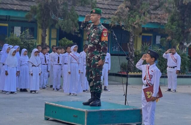 Babinsa Koramil 0602-18/Kragilan Berikan Wasbang Dan Edukasi Pencegahan Bullying Di SDN 1 Kragilan