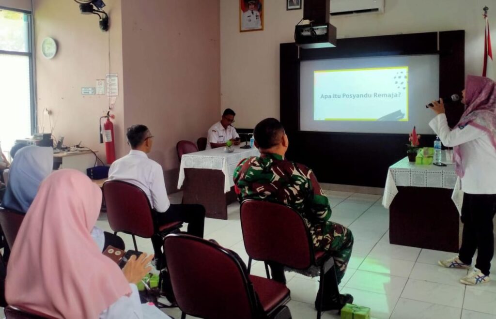 Babinsa Koramil 0602-18/Baros Hadiri Sosialisasi Pembentukan Posyandu Remaja Mendukung Program Kesehatan
