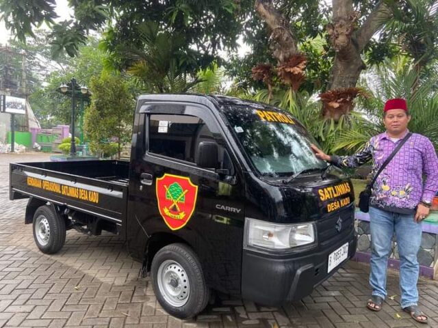 Satlinmas Desa Kadu Siap Patroli Menjaga Keamanan Wilayah