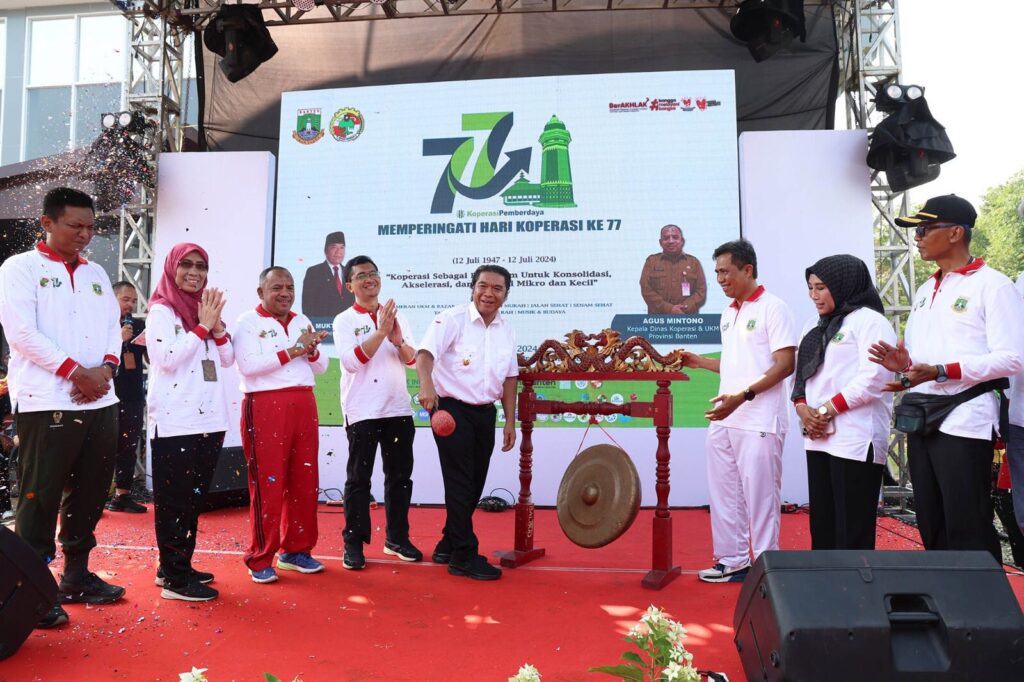 Pj Gubernur Banten : Bank Banten Harus Dukung Koperasi dan UMKM Pj Gubernur Banten : Bank Banten Harus Dukung Koperasi dan UMKM