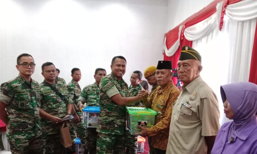 Kodim 0602/Serang Gelar Pengobatan Massal Dan Bagikan Sembako Dalam Rangka HUT TNI Ke-79 Kodim 0602/Serang Gelar Pengobatan Massal Dan Bagikan Sembako Dalam Rangka HUT TNI Ke-79