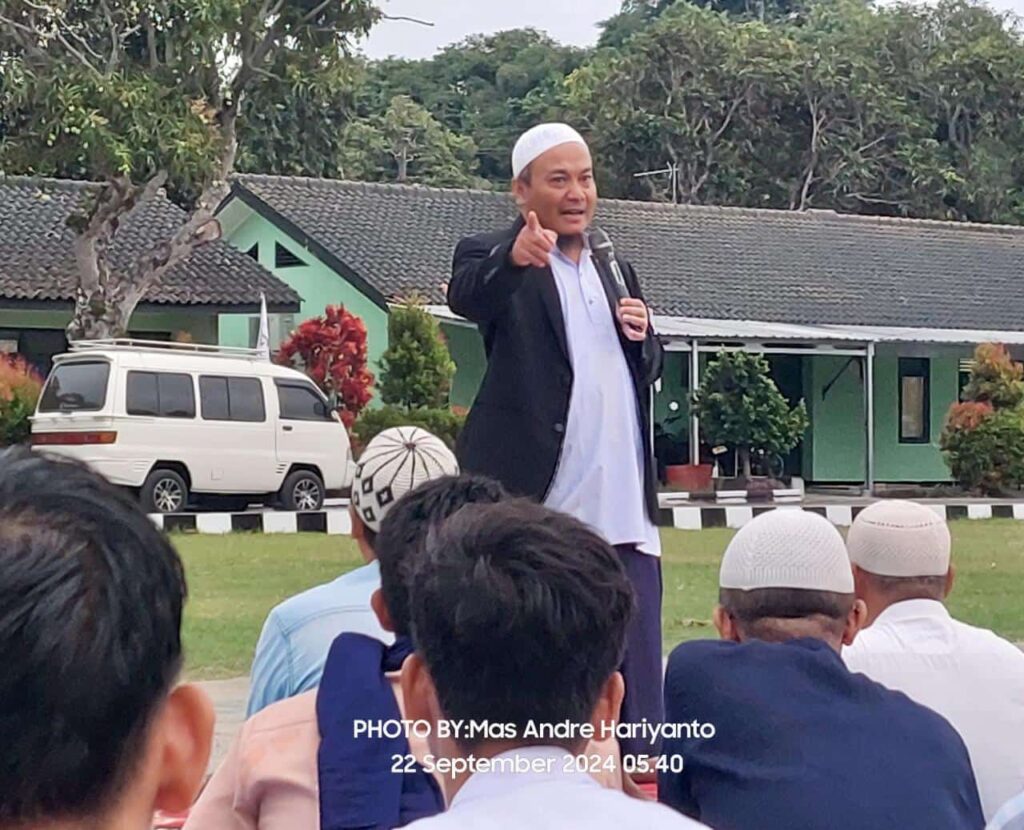 Membangun Pengusaha Muslim Tangguh Berlandaskan Nilai Islam Membangun Pengusaha Muslim Tangguh Berlandaskan Nilai Islam