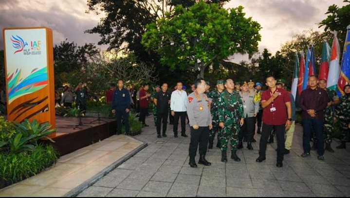 Kapolri Tegaskan TNI-Polri Siap Amankan KTT IAF di Bali Kapolri Tegaskan TNI-Polri Siap Amankan KTT IAF di Bali
