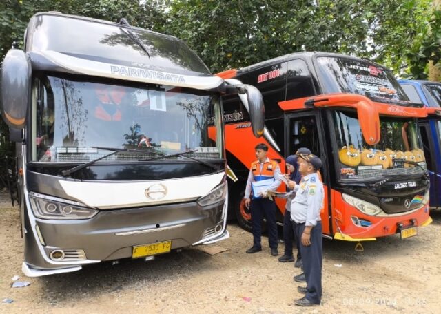 BPTD Kelas II Banten Lakukan Ramp Check Bus di Destinasi Wisata Anyer