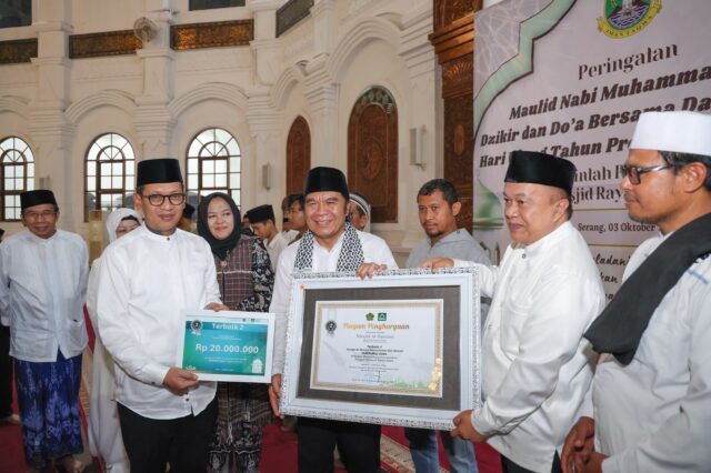 HUT ke-24 Provinsi Banten, Pj Gubernur Lakukan Doa Bersama Ribuan Pegawai dan Masyarakat