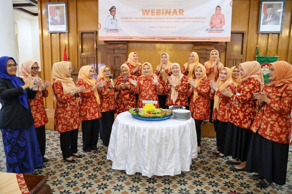 Ketua DWP Banten : Pola Asuh Tepat dan Disiplin Hindarkan Anak Kecanduan Gadget dan Internet Ketua DWP Banten : Pola Asuh Tepat dan Disiplin Hindarkan Anak Kecanduan Gadget dan Internet