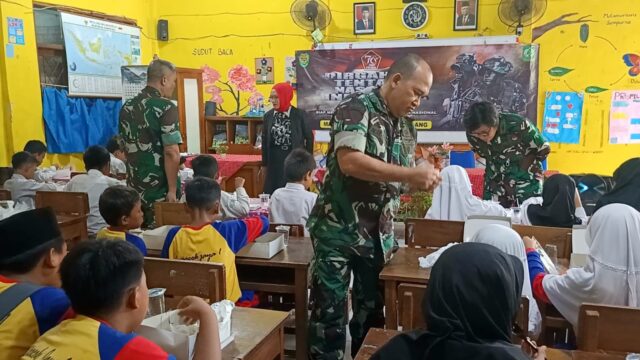 Dukung Program Pemerintah, Kodim 0602/Serang Gelar Makan Siang Gratis di SDN Cipocok Jaya 1