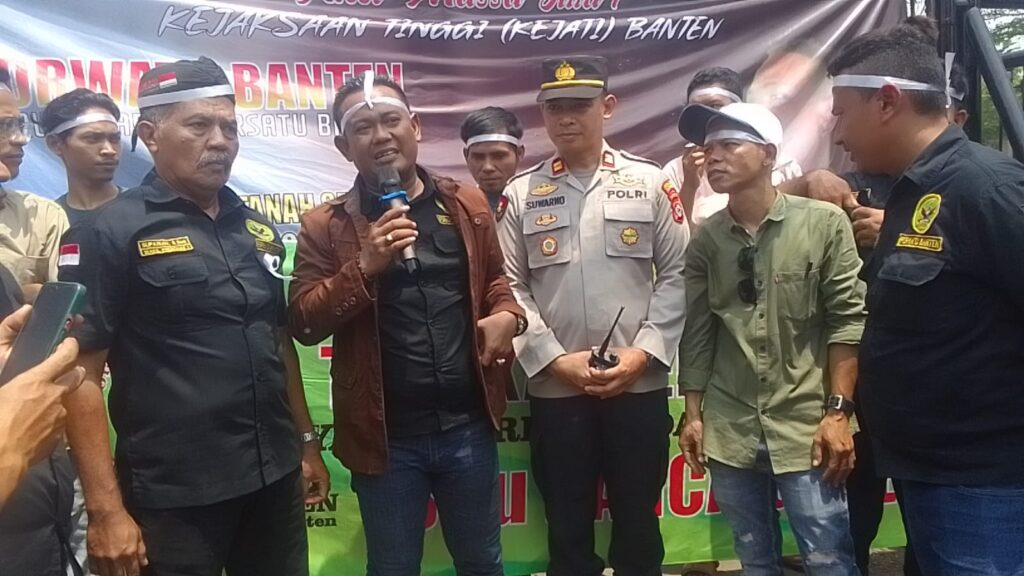 FORWATU Banten Dorong Kejati Banten Kembalikan Tanah 25 Hektar Milik Rakyat Banten Yang Dijual Oknum FORWATU Banten Dorong Kejati Banten Kembalikan Tanah 25 Hektar Milik Rakyat Banten Yang Dijual Oknum