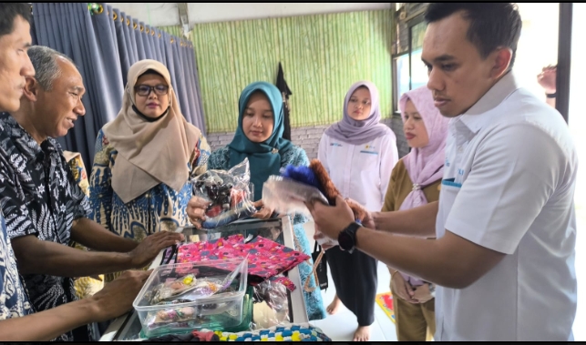 PT. PLN Bangun Kemandirian Penyandang Disabilitas Melalui “Rumah Berdaya” di Kelurahan Gerem PT. PLN Bangun Kemandirian Penyandang Disabilitas Melalui “Rumah Berdaya” di Kelurahan Gerem