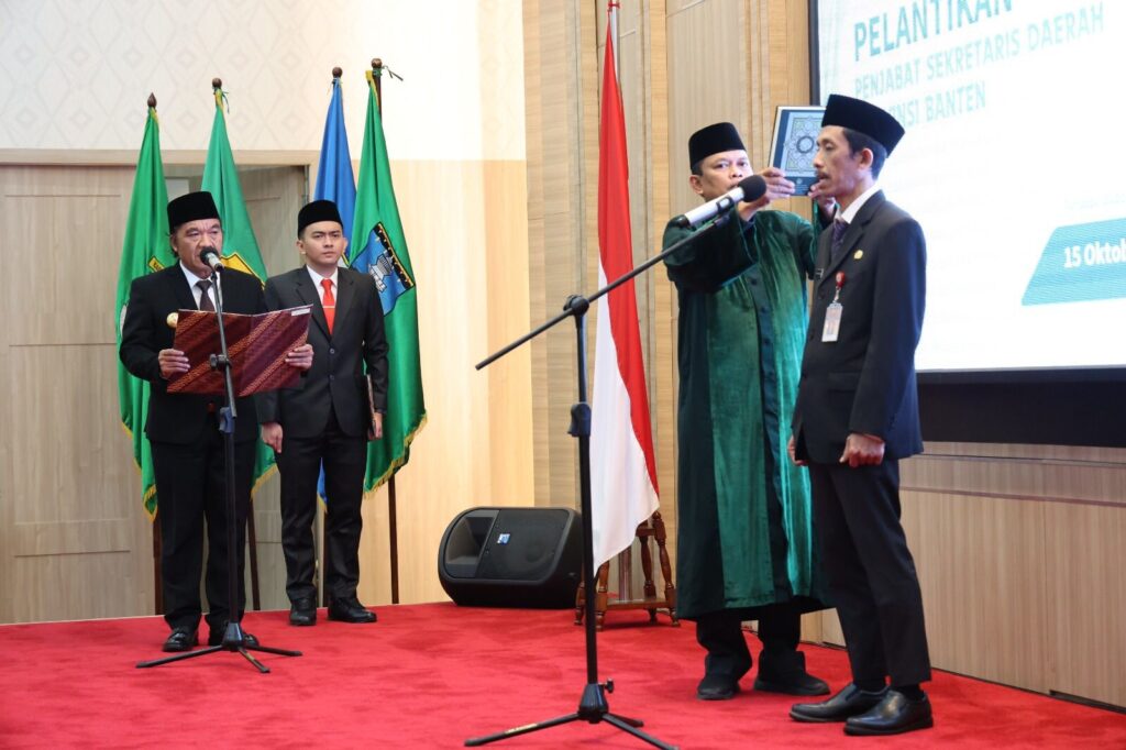 Al Muktabar Lantik Usman Assidiqi Qohara Sebagai Pj Sekda Banten Al Muktabar Lantik Usman Assidiqi Qohara Sebagai Pj Sekda Banten