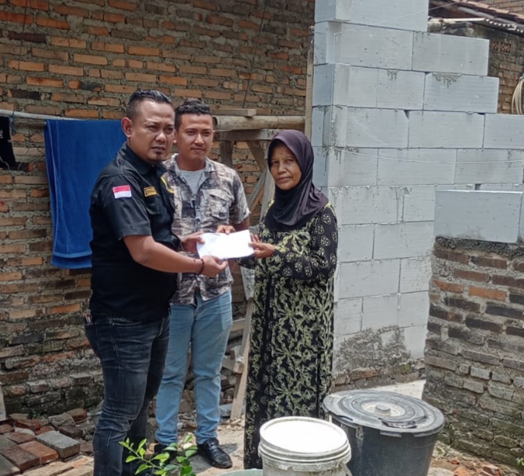 Bantu Korban Angin Puting Beliung, Forwatu Banten Minta Identifikasi jumlah Rumah Rusak Akibat Angin Bantu Korban Angin Puting Beliung, Forwatu Banten Minta Identifikasi jumlah Rumah Rusak Akibat Angin