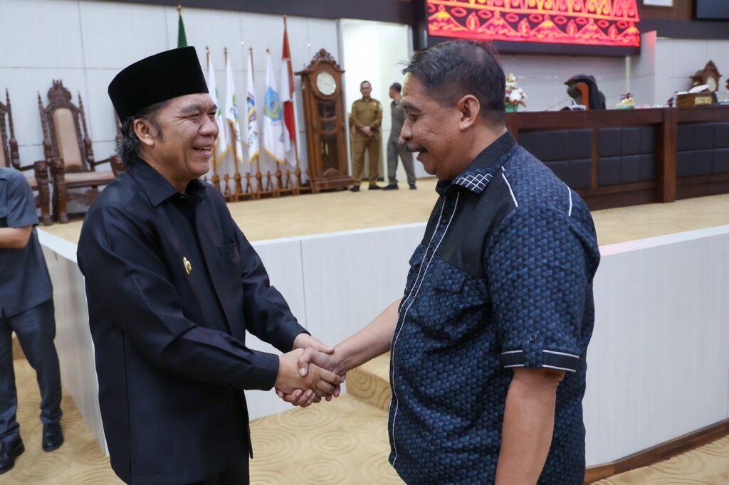 Terima Hasil Reses DPRD, Pj Gubernur : Masukan dan Aspirasi Masyarakat Banten Terima Hasil Reses DPRD, Pj Gubernur : Masukan dan Aspirasi Masyarakat Banten