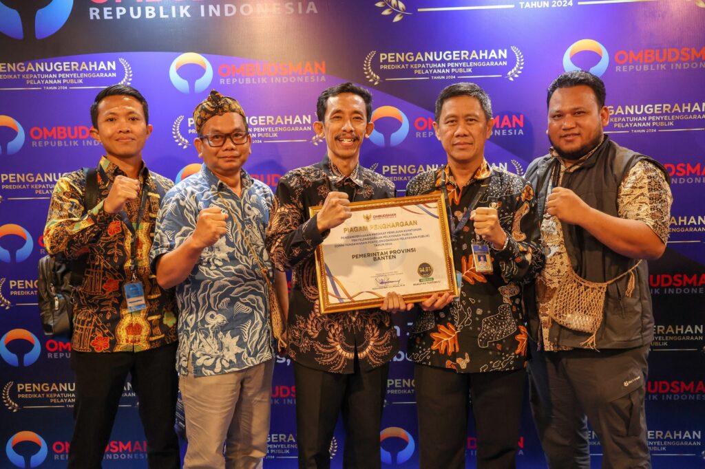 Pemprov Banten Raih Anugerah Predikat Kepatuhan Pelayanan Publik 2024 Pemprov Banten Raih Anugerah Predikat Kepatuhan Pelayanan Publik 2024