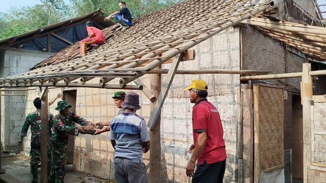 Kisah Pilu Jainan Warga Desa Pasir Buyut, Bahagia Rumahnya Diperbaiki