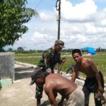 Masyarakat Desa Binong dan Babinsa Pamarayan Gotong royong Dukung Ketahanan Pangan