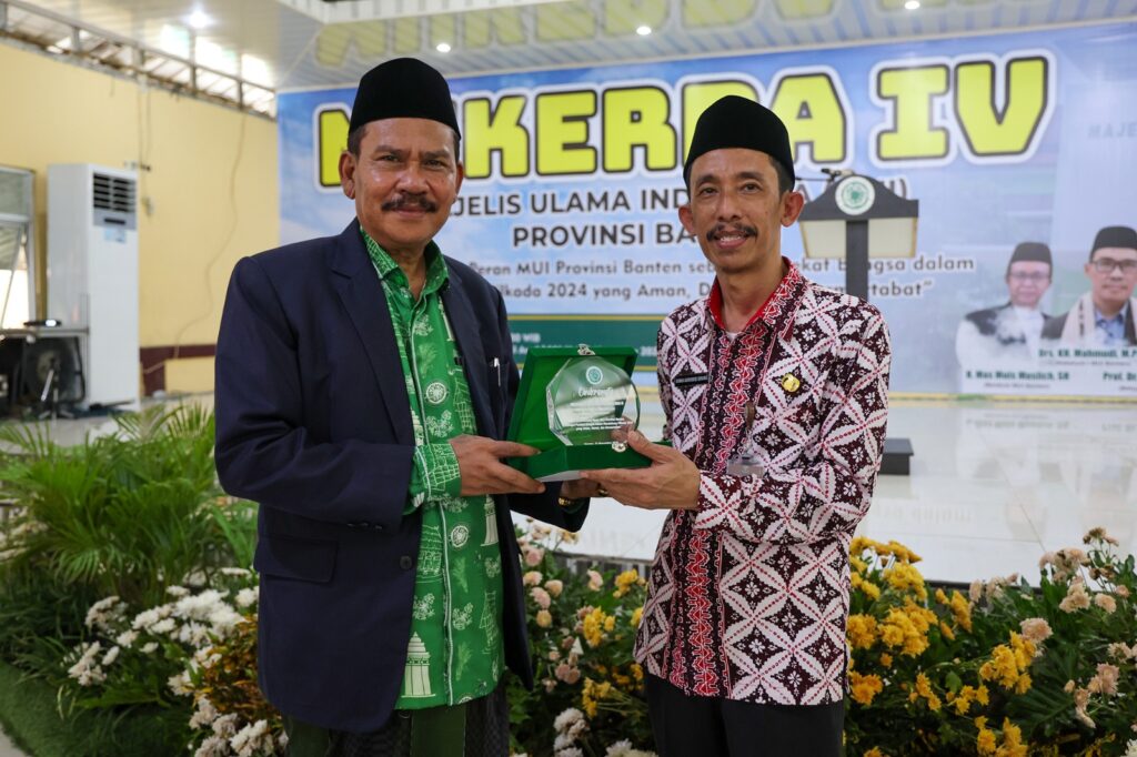 Mukerda IV MUI Provinsi Banten, Pj Sekda Usman Asshiddiqi Qohara Gaungkan Gerakan Maghrib Mengaji Mukerda IV MUI Provinsi Banten, Pj Sekda Usman Asshiddiqi Qohara Gaungkan Gerakan Maghrib Mengaji