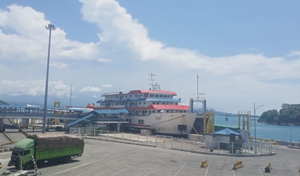 Jelang Tahun Baru, Kapal Surya Timur Line Perkuat Keamanan Penumpang di Pelabuhan Merak Jelang Tahun Baru, Kapal Surya Timur Line Perkuat Keamanan Penumpang di Pelabuhan Merak