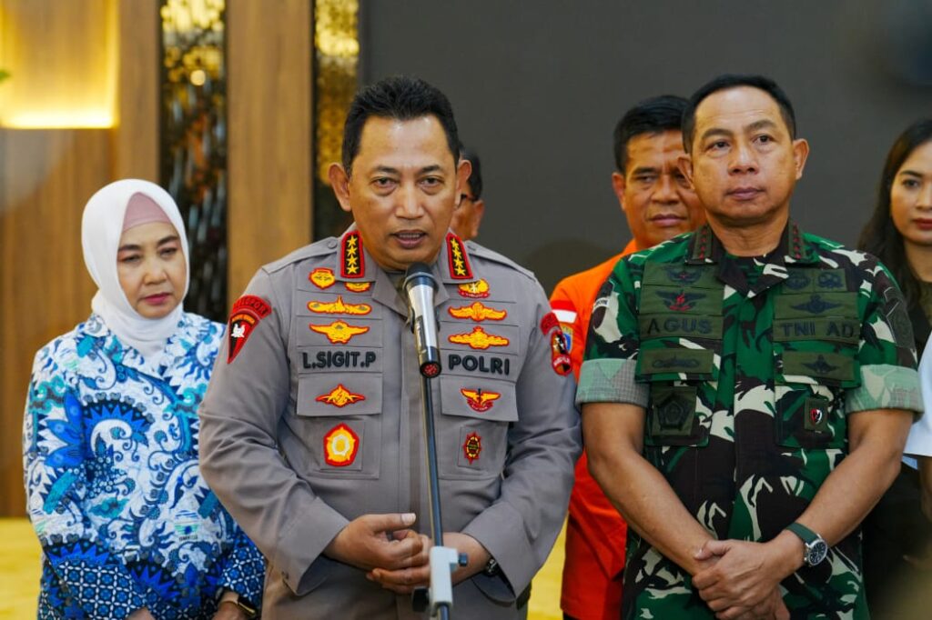 Kapolri Pastikan Kabag Ops Polres Solok Selatan Di Pecat dan di Proses Pidana Kapolri Pastikan Kabag Ops Polres Solok Selatan Di Pecat dan di Proses Pidana