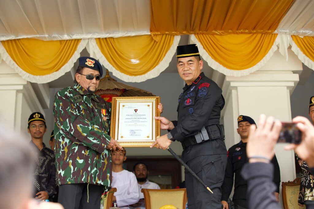 Jadi Warga Kehormatan, 21 Orang dari Kades Sampai Sultan Jadi Warga Kehormatan, 21 Orang dari Kades Sampai Sultan