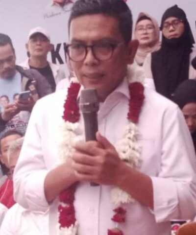 Andra Soni Ziarah ke Makam Kesultanan Banten, Mohon Restu Bangun Banten