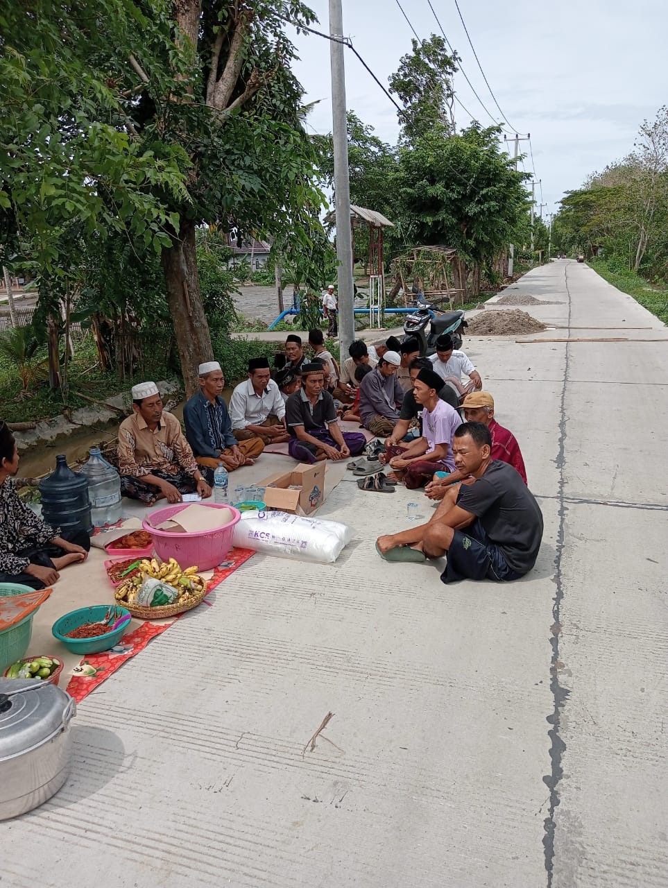 Warga Kampung Sungak Gelar Syukuran atas Rampungnya Jalan Cibening-Cibomo