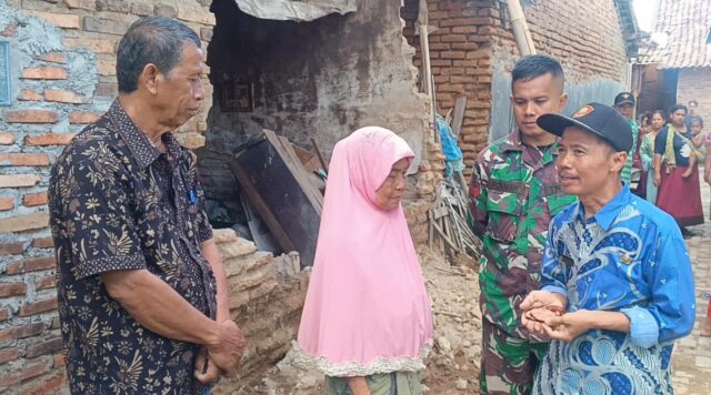 Akibat Cuaca Ekstrim, Rumah Nenek Daniah Roboh Butuh Uluran Tangan Dermawan