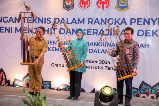 Hadiri Bimtek Seni Menjahit dan Kerajinan, Pj Ketua Dekranasda Banten : Menguatkan Ketahanan Ekonomi Keluarga