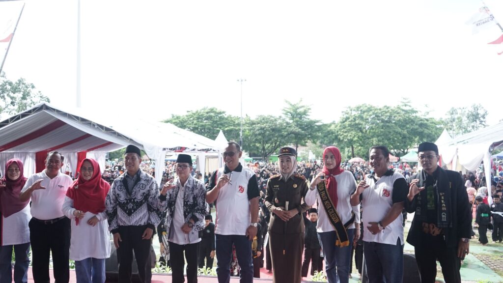 Rampak Silat Massal Warnai HUT PGRI Kota Cilegon ke-79