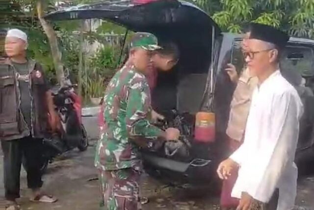 Koramil Ciruas dan Pemdes Ranjeng Juga Masyarakat BCP 1 Bahu-membahu Bantu Korban Banjir