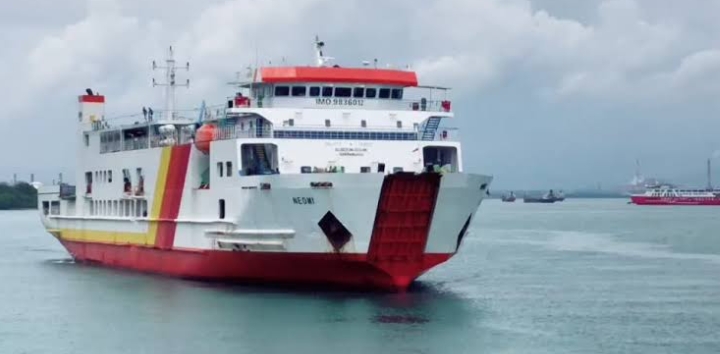 Seorang Penumpang Kapal KMP Neomi Terjun ke Laut di Selat Sunda