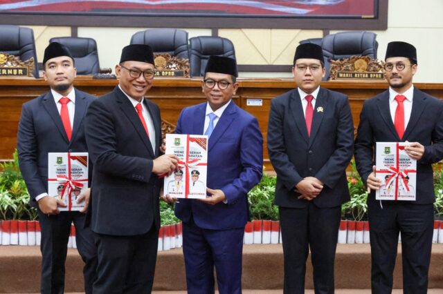 Serah Terima Jabatan Walikota Cilegon, Andra Soni Ajak Semua Pihak Bersama Bangun Banten