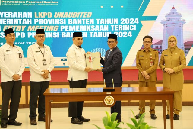 Andra Soni Serahkan LKPD Unaudited Pemprov Banten TA 2024 ke BPK