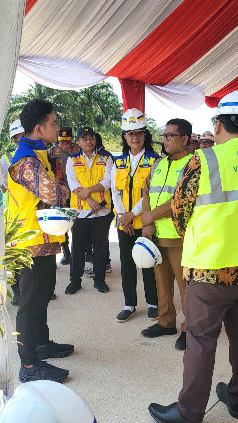 Andra Soni Dampingi Wapres Gibran Tinjau Proyek Tol Serang – Panimbang Sesi 2