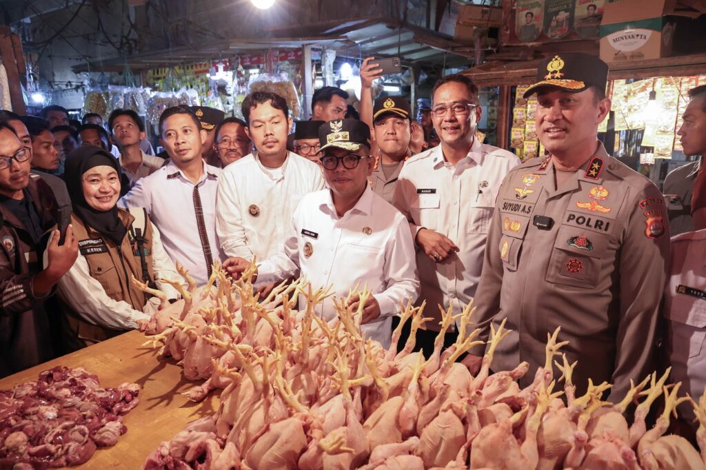 Tinjau Pasar Induk Rau, Andra Soni: Kita Pastikan Masyarakat Mendapatkan Harga Yang Sesuai